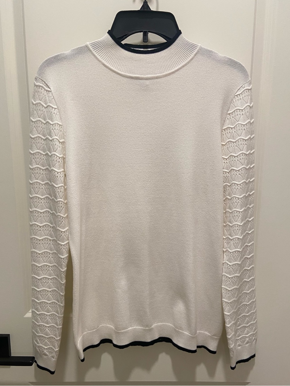 Carolyn Taylor White Knit Sweater with Lace-Effect Sleeves